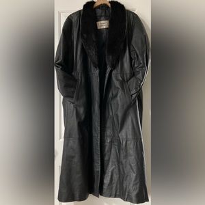 Direct Action women’s %100 leather coat, black in size large.